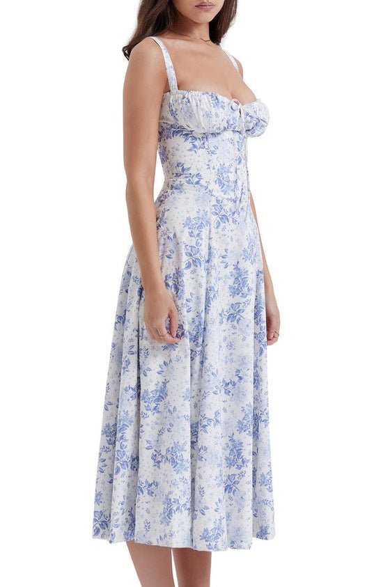Robe florale avec galbe à la taille - Blommig