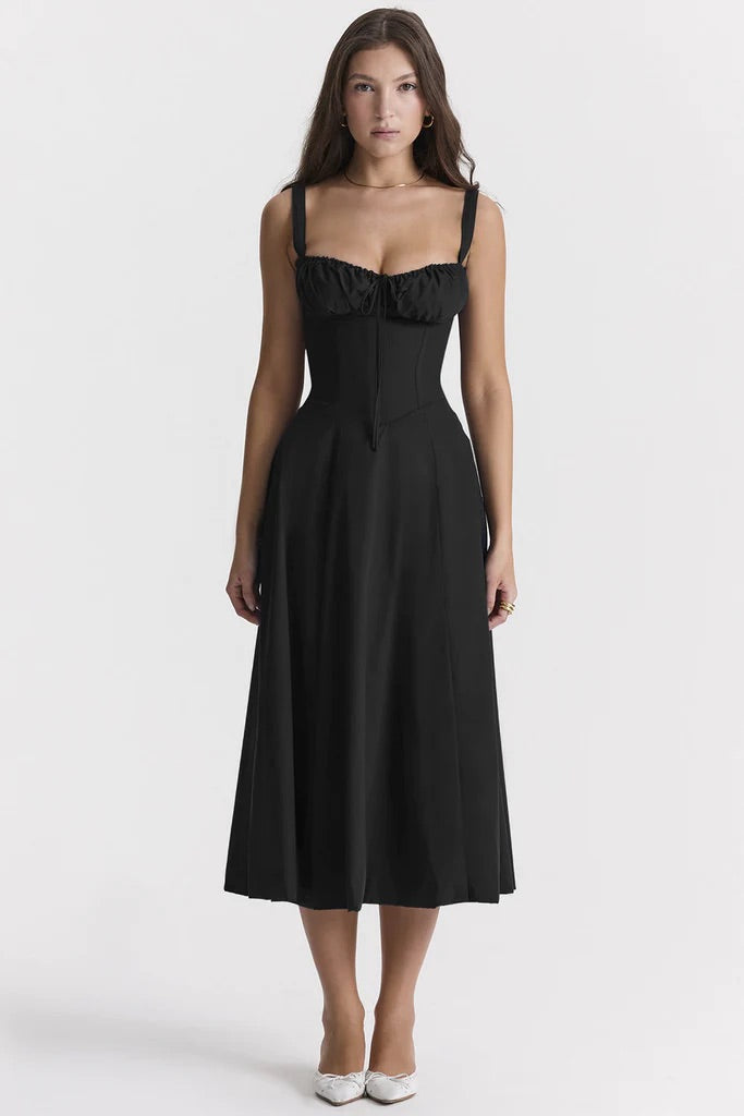 Robe florale avec galbe à la taille - Blommig