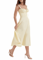 Robe florale avec galbe à la taille - Blommig - Cheneris