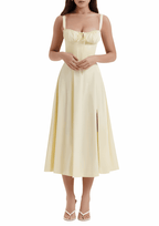 Robe florale avec galbe à la taille - Blommig - Cheneris